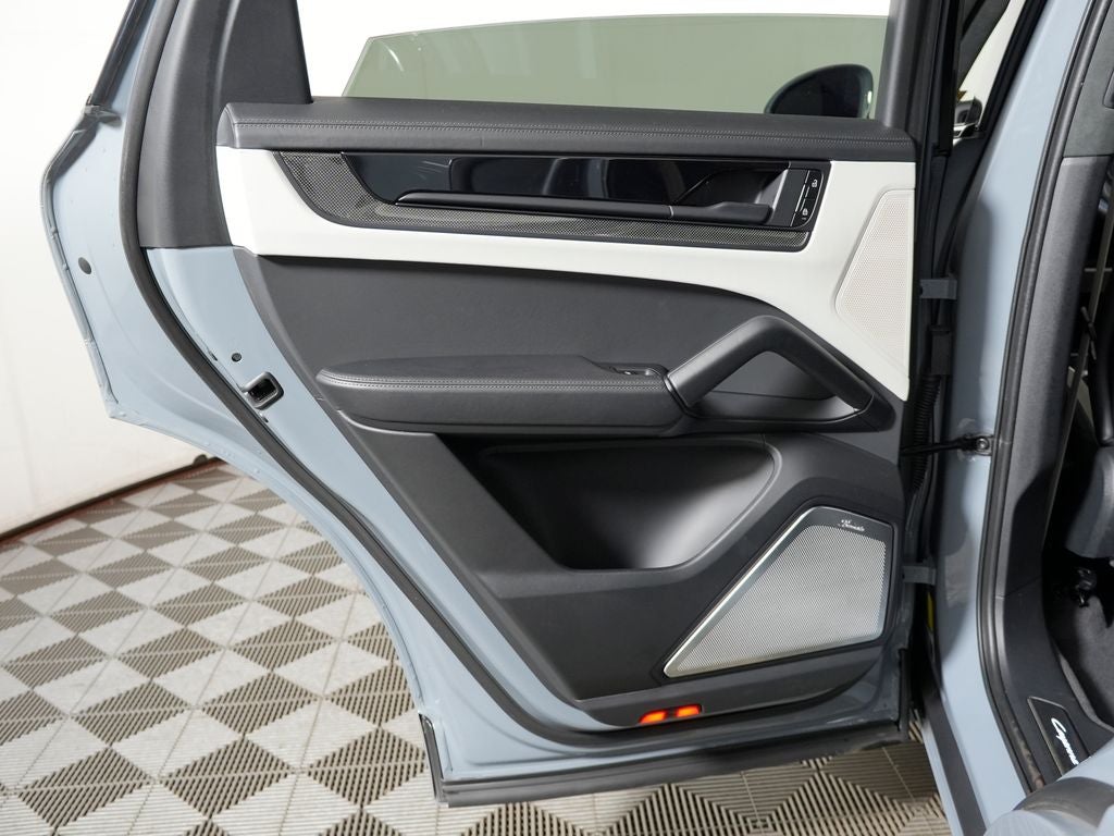 2025 Porsche Cayenne GTS