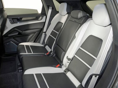 2025 Porsche Cayenne GTS