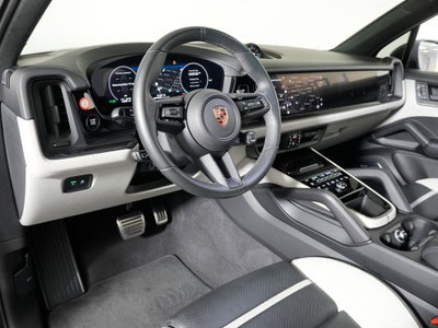 2025 Porsche Cayenne GTS