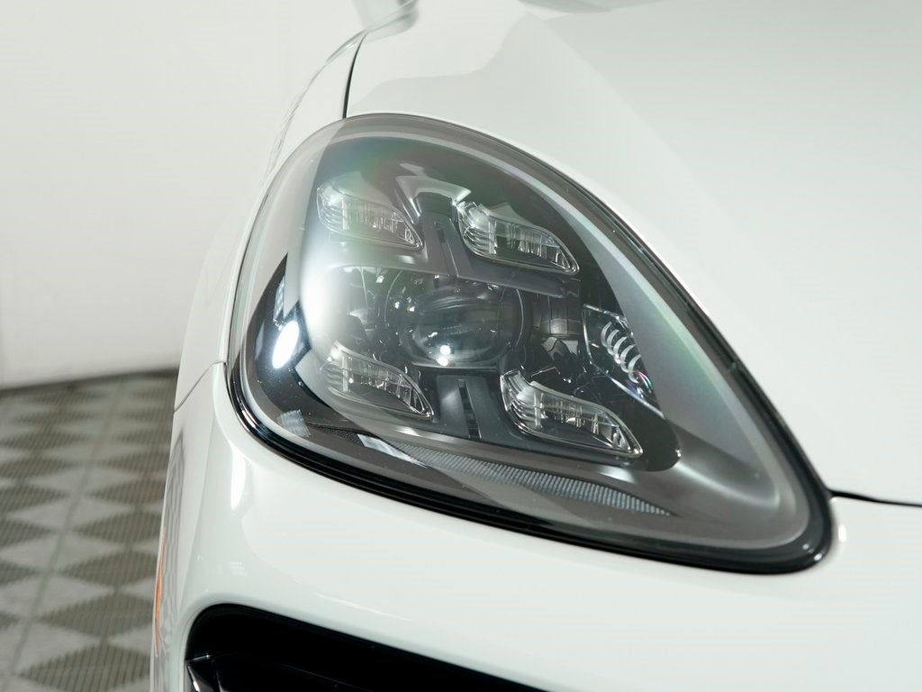 2023 Porsche Cayenne Turbo S E-Hybrid