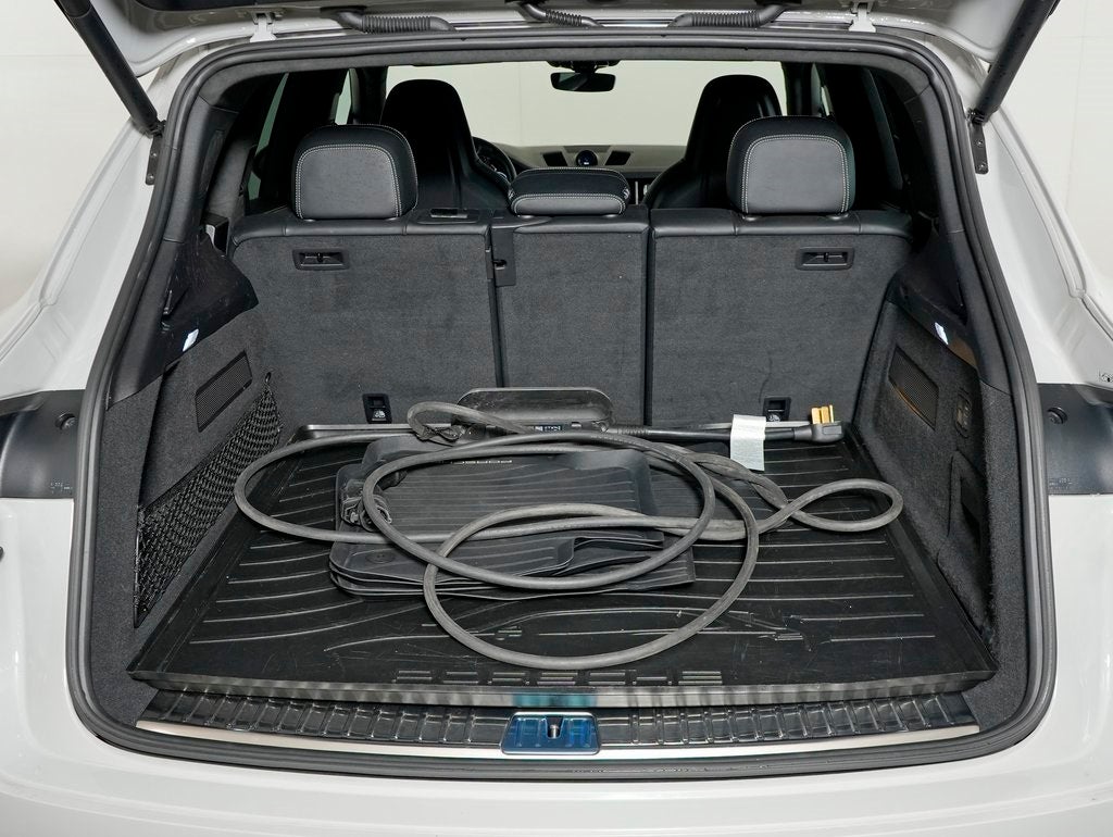 2023 Porsche Cayenne Turbo S E-Hybrid