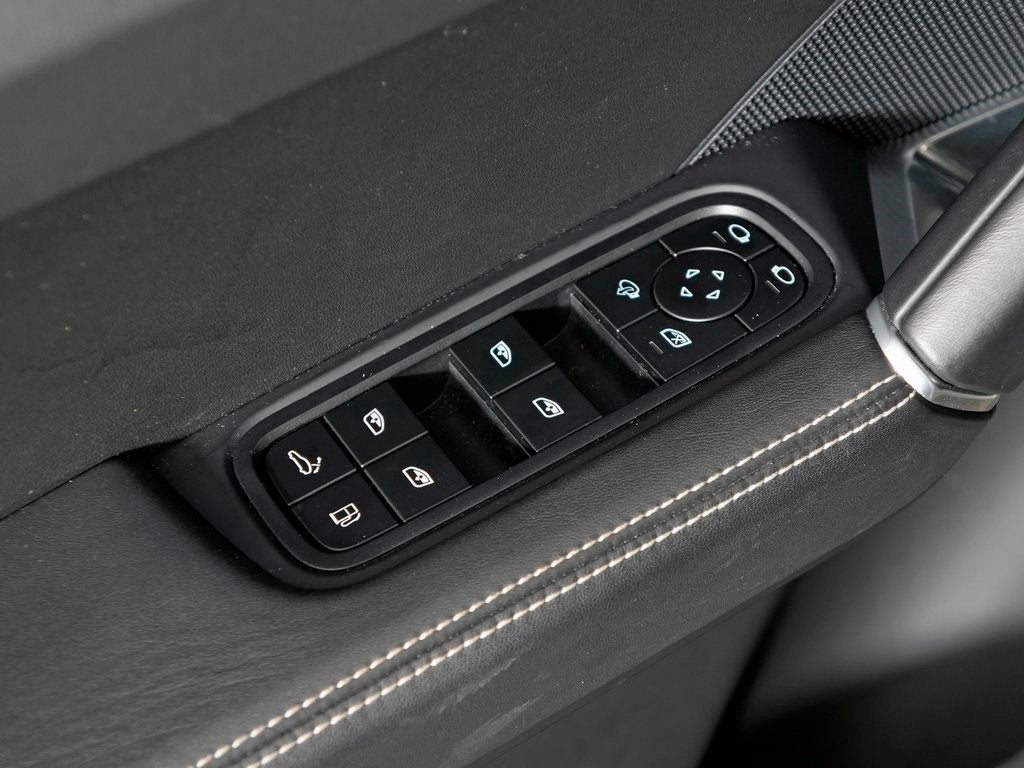 2023 Porsche Cayenne Turbo S E-Hybrid