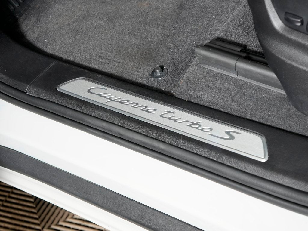 2023 Porsche Cayenne Turbo S E-Hybrid