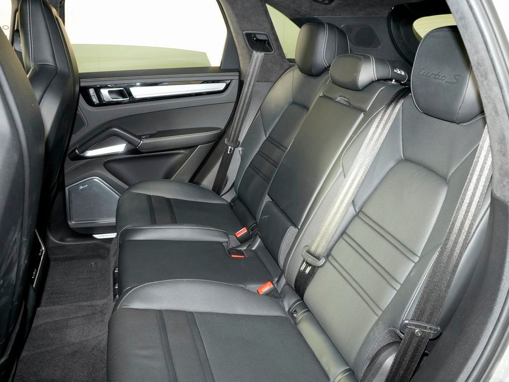 2023 Porsche Cayenne Turbo S E-Hybrid