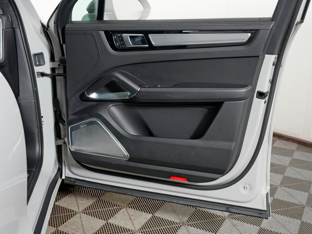 2023 Porsche Cayenne Turbo S E-Hybrid