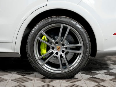 2023 Porsche Cayenne Turbo S E-Hybrid