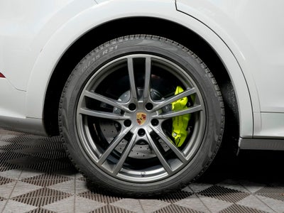 2023 Porsche Cayenne Turbo S E-Hybrid