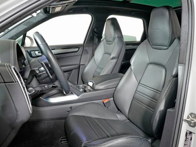 2023 Porsche Cayenne Turbo S E-Hybrid