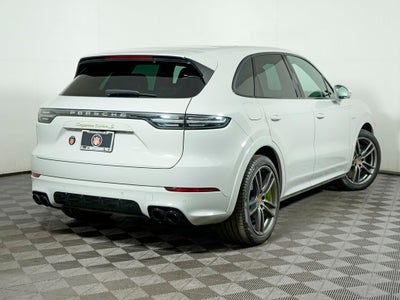 2023 Porsche Cayenne Turbo S E-Hybrid