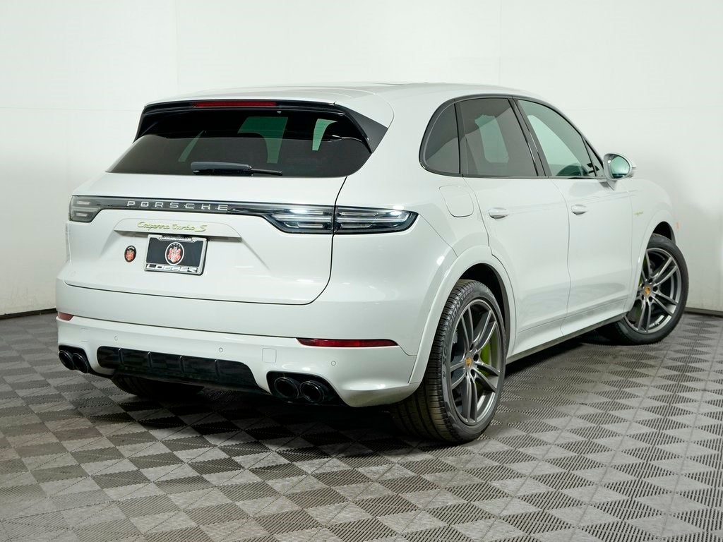 2023 Porsche Cayenne Turbo S E-Hybrid