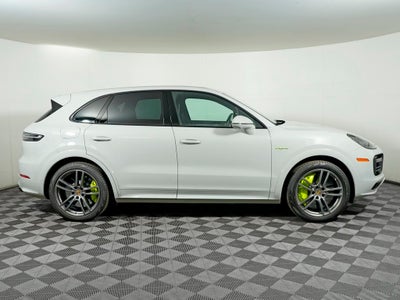 2023 Porsche Cayenne Turbo S E-Hybrid