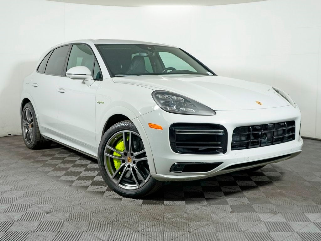 2023 Porsche Cayenne Turbo S E-Hybrid