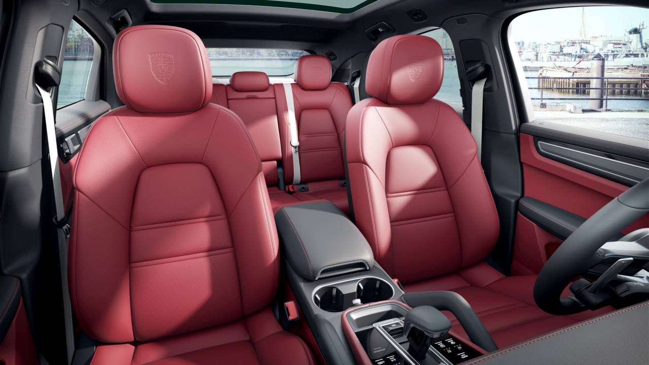 2023 Porsche Cayenne Platinum Edition