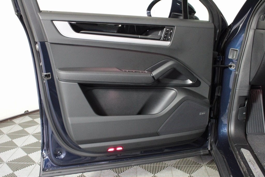 2025 Porsche Cayenne Coupe