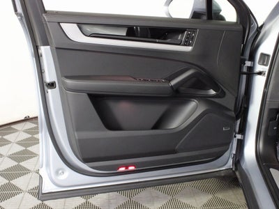 2025 Porsche Cayenne Coupe