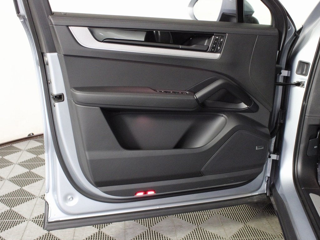 2025 Porsche Cayenne Coupe