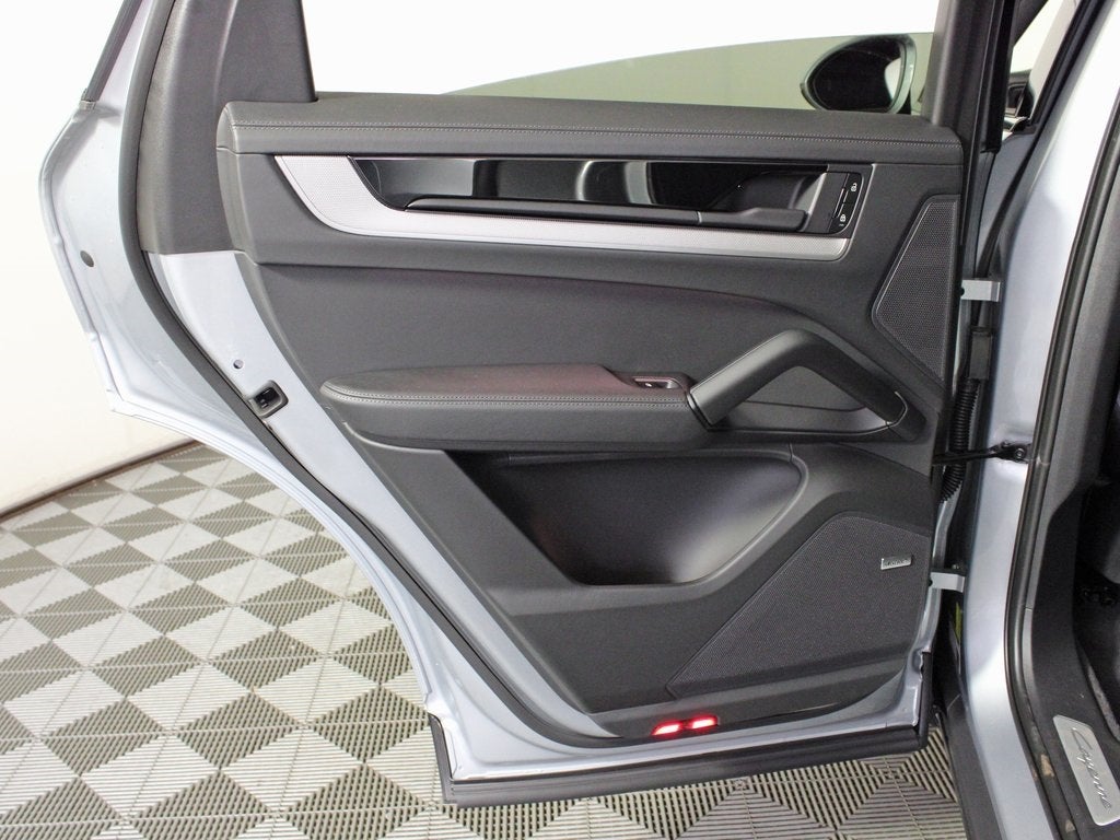 2025 Porsche Cayenne Coupe