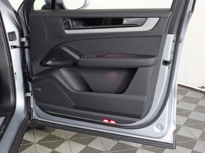 2025 Porsche Cayenne Coupe