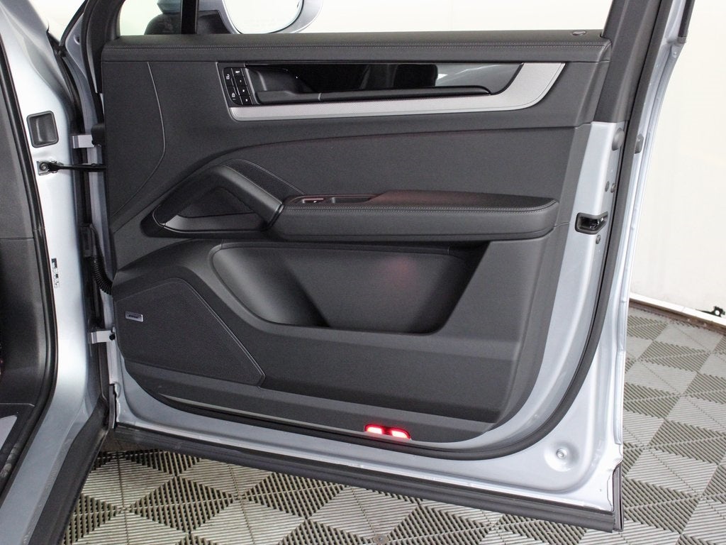 2025 Porsche Cayenne Coupe