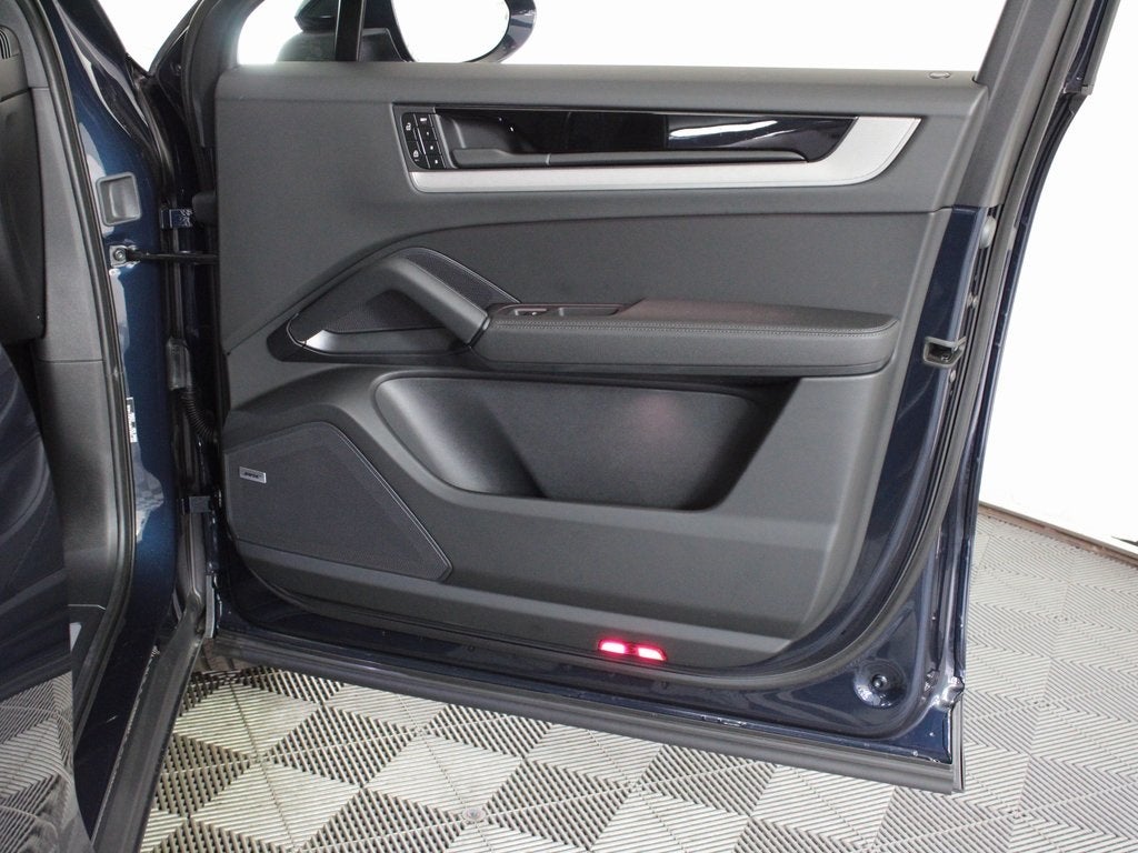 2025 Porsche Cayenne Coupe