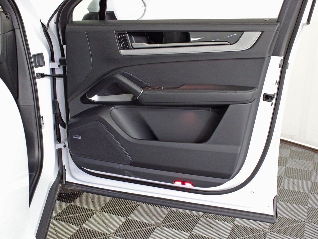 2025 Porsche Cayenne Coupe