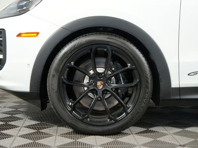 2025 Porsche Cayenne GTS