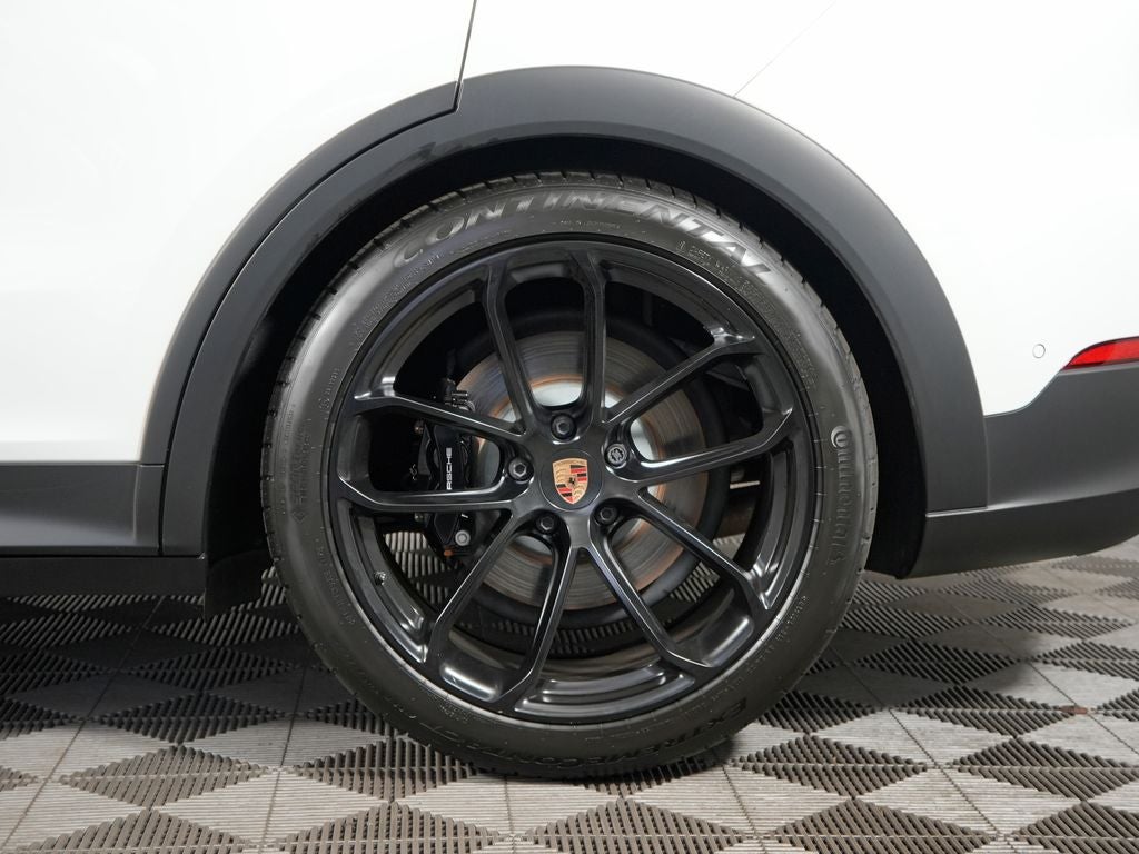 2025 Porsche Cayenne GTS