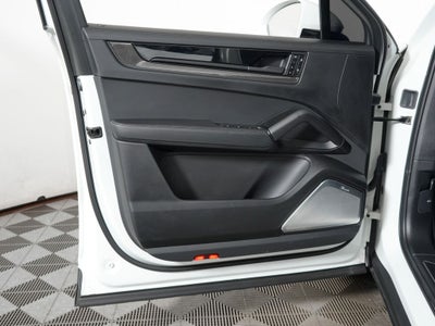 2025 Porsche Cayenne GTS