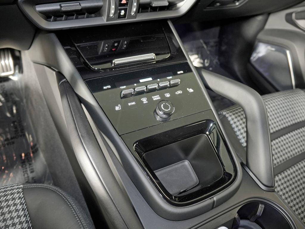 2025 Porsche Cayenne GTS