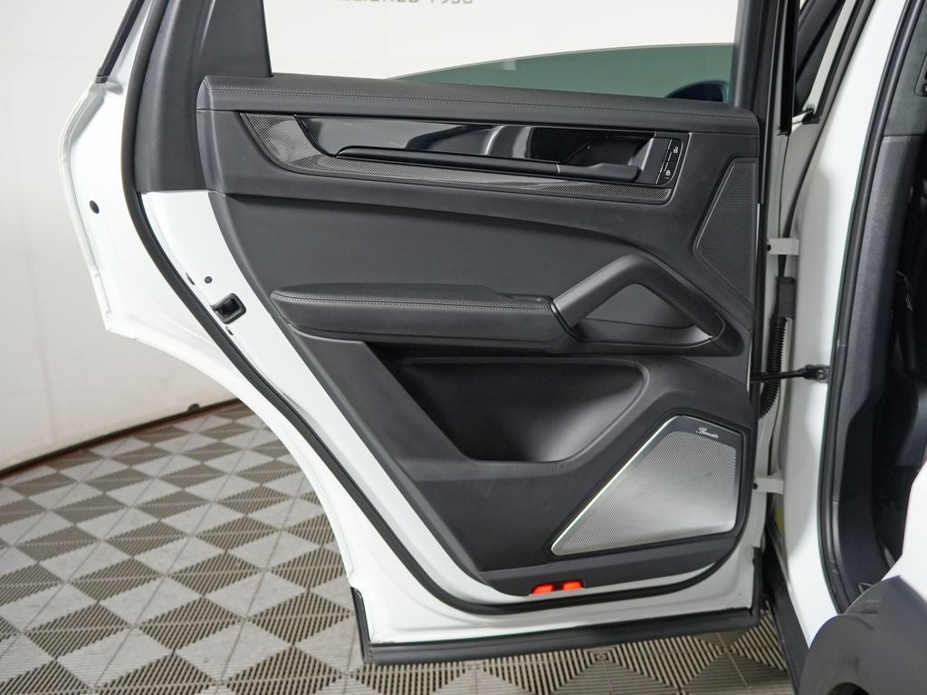 2025 Porsche Cayenne GTS