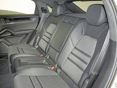 2025 Porsche Cayenne GTS
