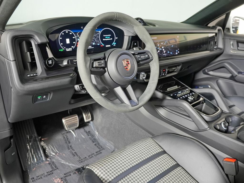 2025 Porsche Cayenne GTS