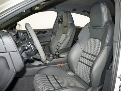 2025 Porsche Cayenne GTS