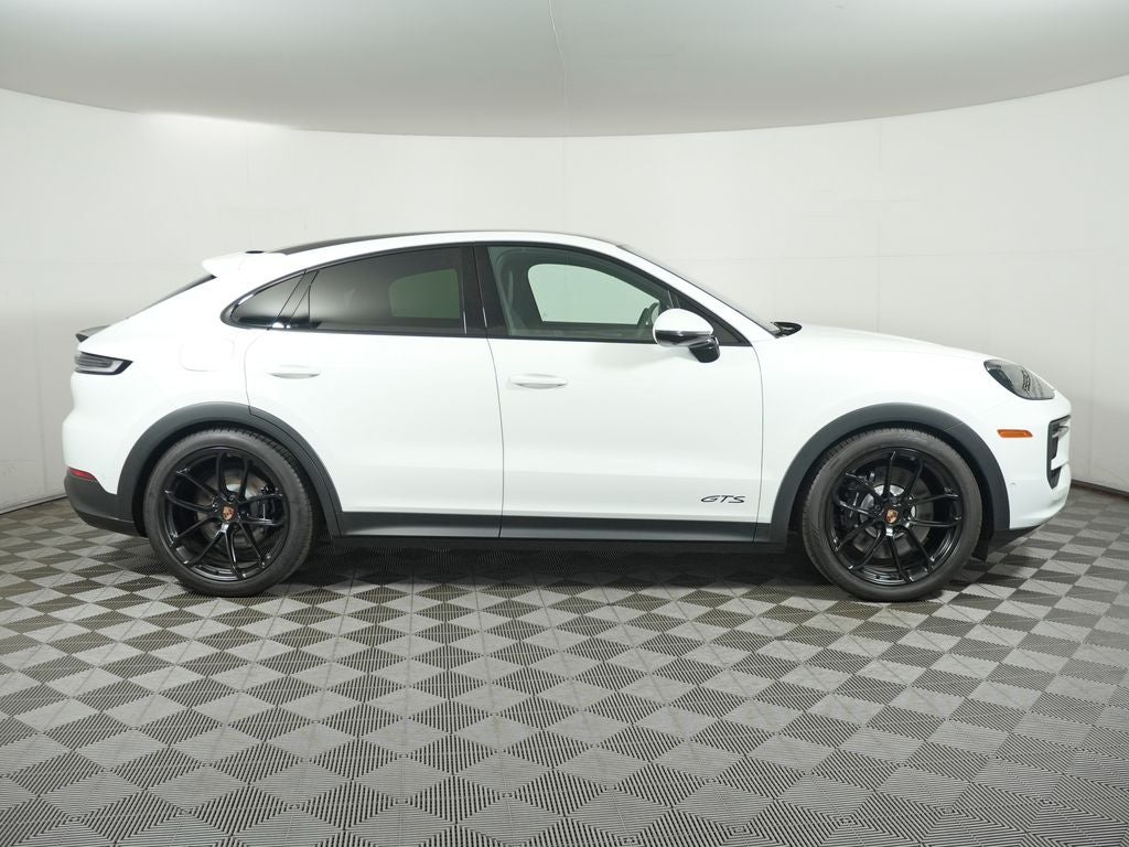 2025 Porsche Cayenne GTS