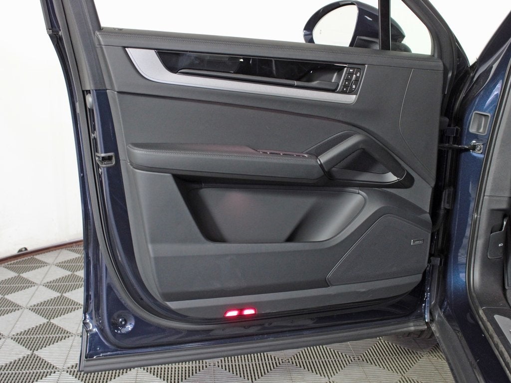 2025 Porsche Cayenne S