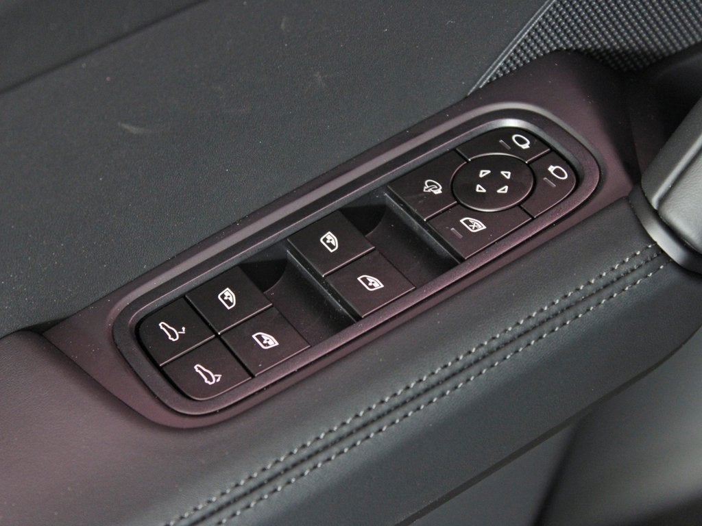 2025 Porsche Cayenne S