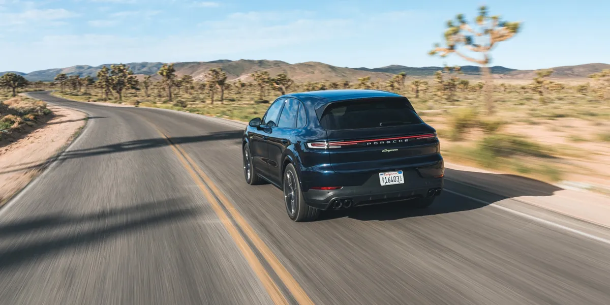 /static/dealer-19274/2026_Porsche_Cayenne/S23_0410_fine.webp
