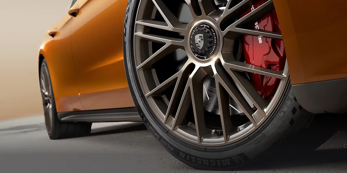 Front wheel and GTS-tuned suspension of the 2026 Porsche Panamera