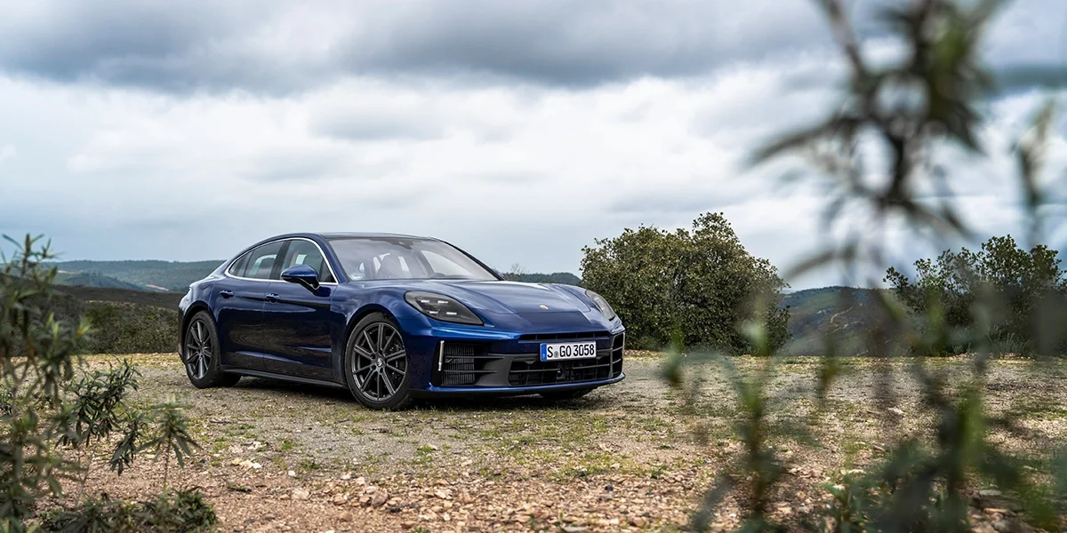 Rear angle of the 2026 Porsche Panamera 4