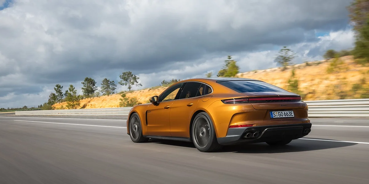 2026 Porsche Panamera E-Hybrid in IL