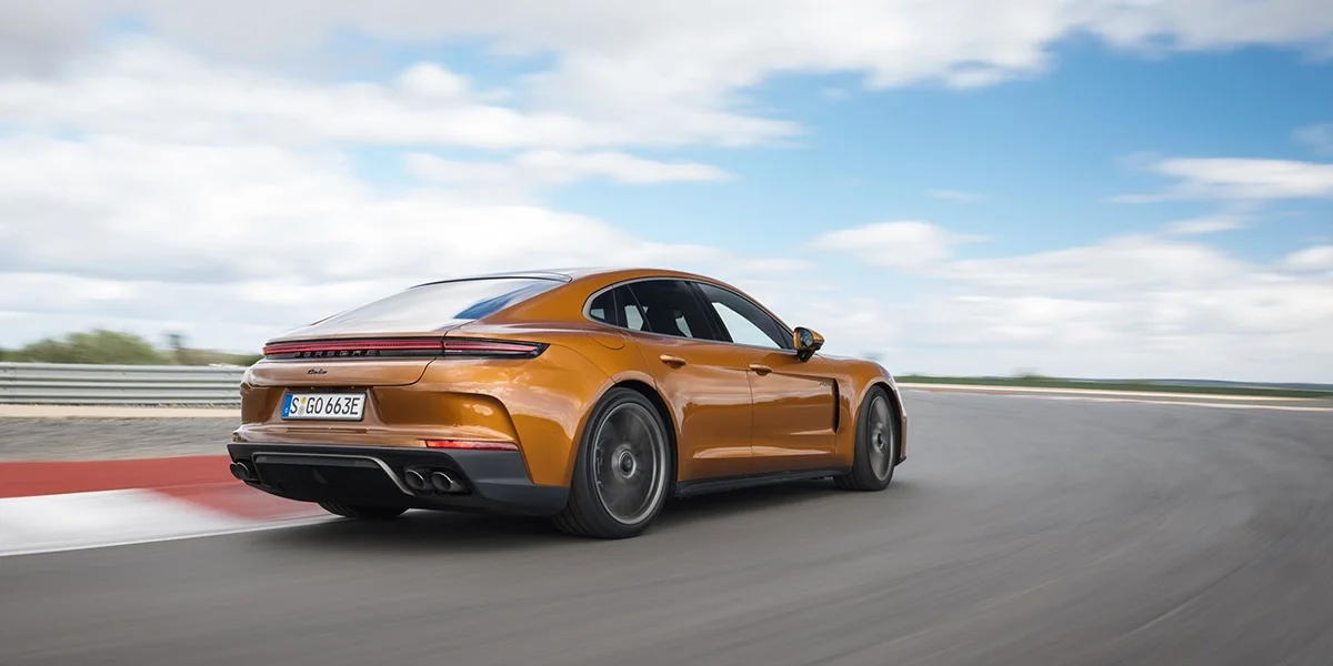 2026 Porsche Panamera E-Hybrid in Lincolnwood