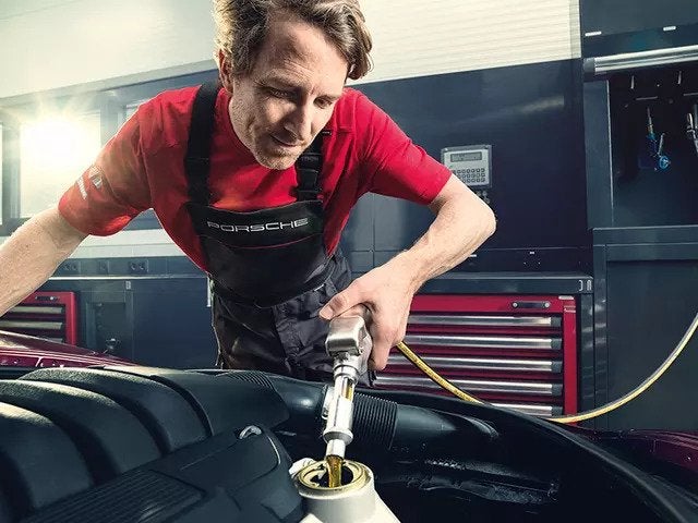 Oil Change at Porsche Lincolnwood in Lincolnwood IL